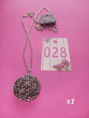 paparazzi Silver Rosette Pendant Necklace with Pink Accents